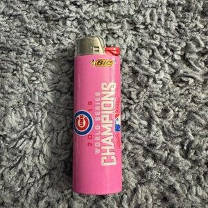 NWT Bic pink Chicago Cubs World Series Champions lighter